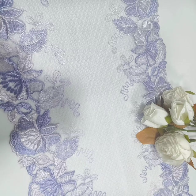 Detalle de encaje floral premium con diseño elegante
