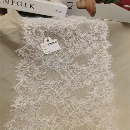 Encaje chantillí elegante y sexy bordado 24 cm de ancho (Pieza de 3 m)