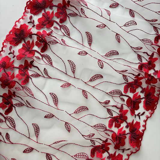 Encaje floral rojo en malla de 33cm de ancho para lencería y vestidos
